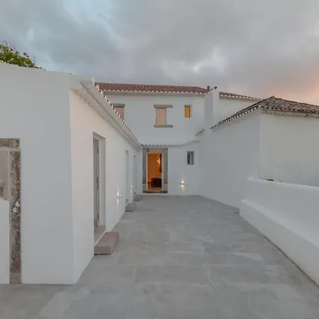 Chalet Quinta Do Griffo With Oceanview, Spa, Heated Pool Colares